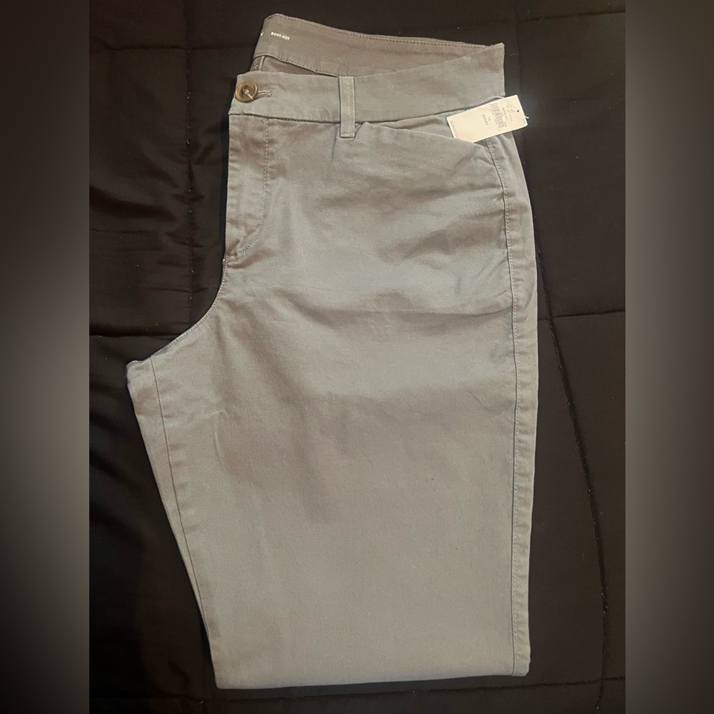 🍾🍾🎉New Year Clearance🎉🍾🍾 Old Navy Boot Cut Khaki Pants